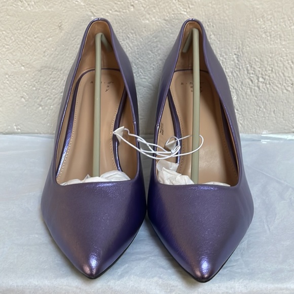 High Heels - Picture 5 of 7